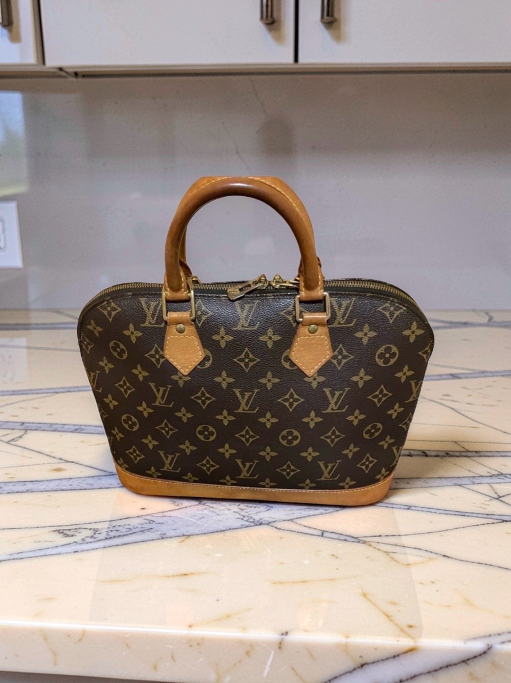 Authentic Louis Vuitton Monogram Alma
PM Bag in good condition all offers!!🥰